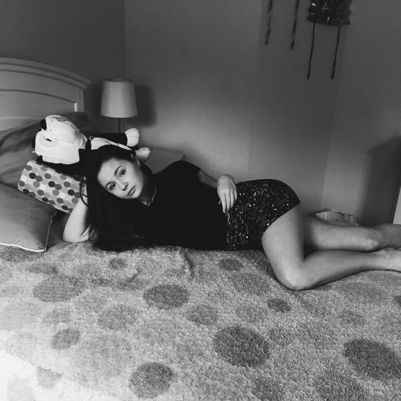 Meet your Posher, Alyssa - Picture 1 of 1